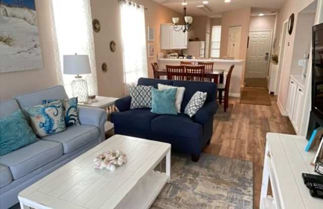 Updated 2 bedroom/2 bath condo in River Oaks photos photos
