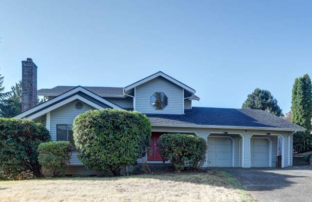 Spacious 3 Bed 2.2 Bath Home in Fantastic Federal Way Location! Gallery 1