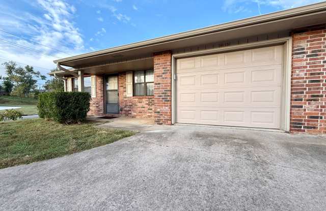 ***2613 W. Oak Street*** photos photos