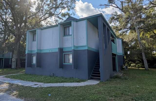 First floor 2/1 Available for Move in! Affordable and Conveniently Located! - 5144 Westchase Court, Jacksonville, FL 32210
