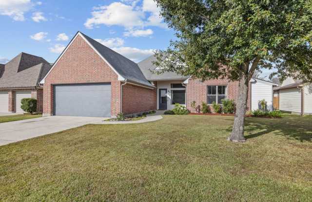 Beautiful Spacious 4 bed 2 bath home in Broussard, LA Gallery 4