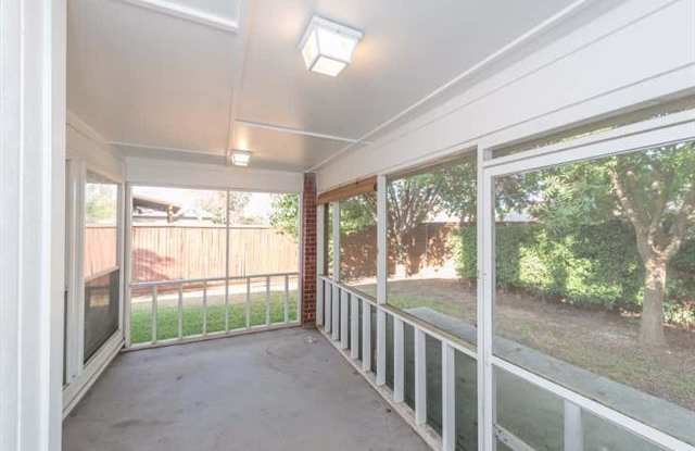 5416 Lexington Place Gallery 2