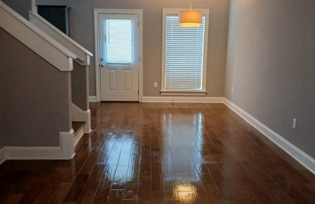 4 Bed /4.5 Bath Gallery 1