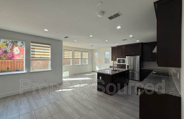 92 E Calder Dr Gallery 4
