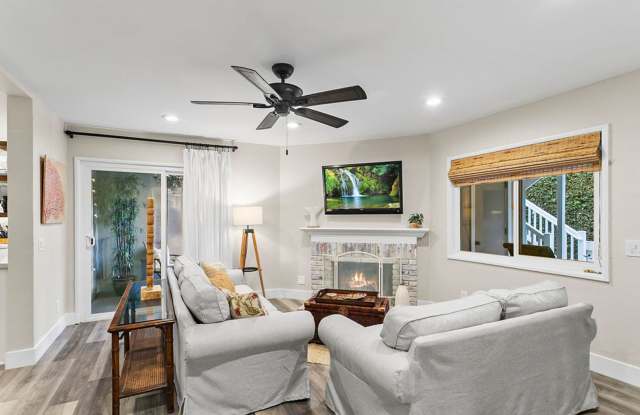 Beautiful 3 Bedroom Furnished Condo - Just Steps Away from Strands Vista and Beach! Gallery 3