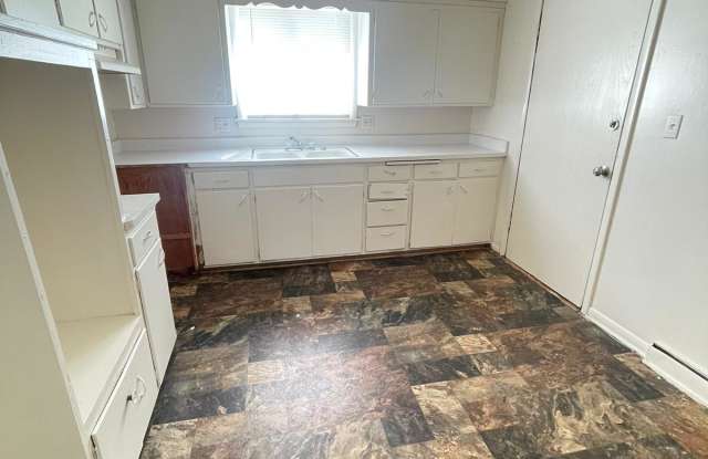 6426 North 87th Street - 3 photos photos 6426 North 87th Street - 3 photos photos