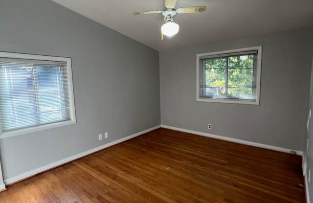 Available Now! Three Bedroom 1.5 bathroom in Ann Arbor! Gallery 4