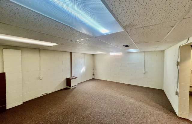 2714 S 11th Pl. Gallery 3