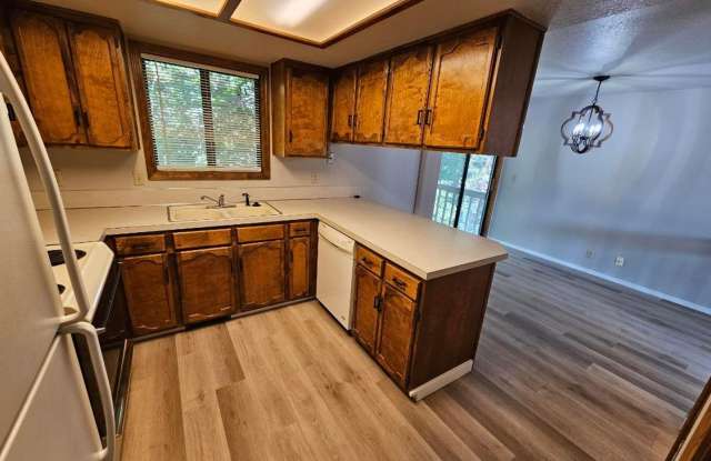 ✨ MOVE IN SPECIAL! ✨ $99.00 1st month rent! photos photos