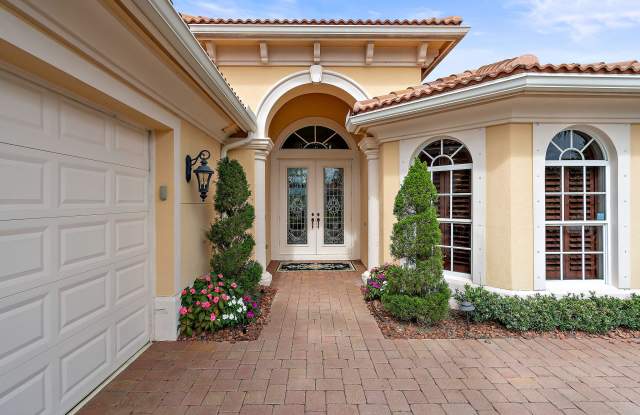 225 Carina Drive Gallery 4