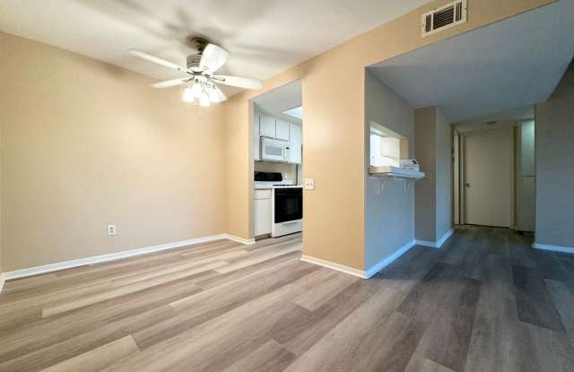 COMING SOON!! Charming UPSTAIRS 2 Bed/ 1 Bath Condo in Indio!! photos photos