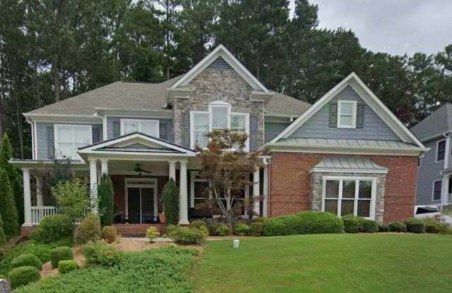 230 Thorncliff Way Gallery 1