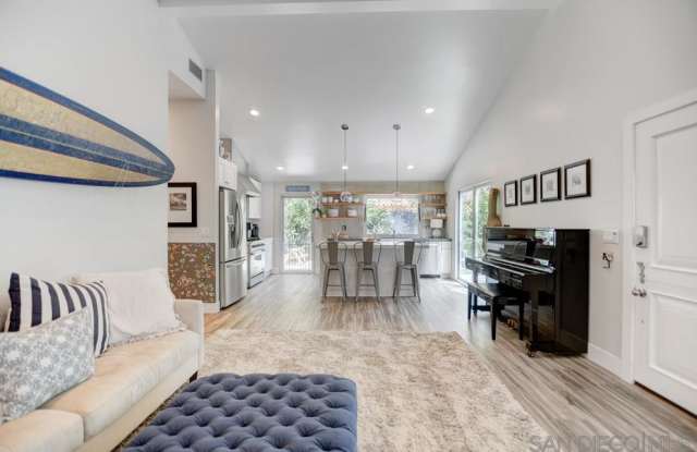 544 Palomar Ave Gallery 2