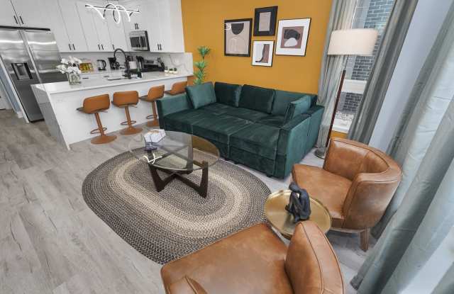 1358 S Fairfield Avenue Gallery 3