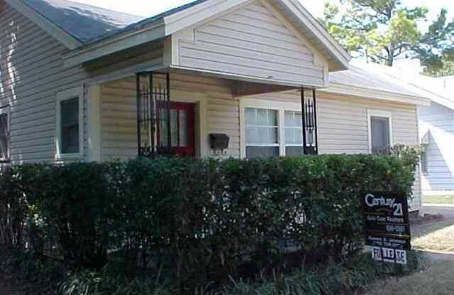 1509 Speedway - 1509 Speedway Avenue, Wichita Falls, TX 76301