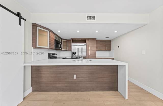 6480 Miami Lakes Dr E Gallery 3