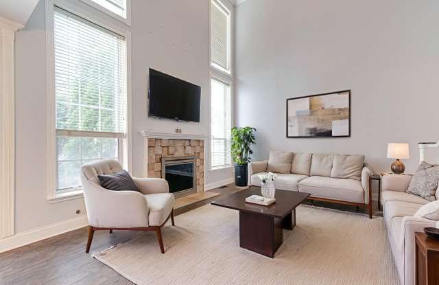 115 Meadowbrook Lane Gallery 2