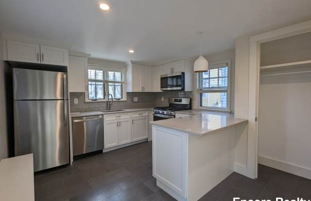 550 Franklin St photos photos