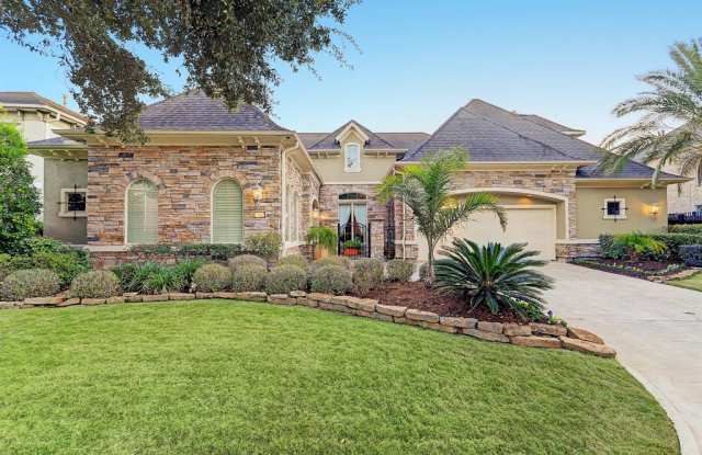 11427 Legend Manor Gallery 2