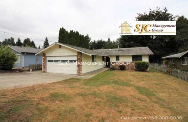 2220 9th St SW - 2220 9th Street Southwest, Puyallup, WA 98371