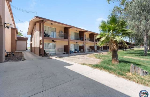 2050 Country Club Dr Gallery 2