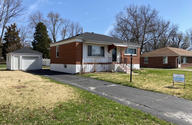 2 Regina Ct - 2 Regina Court, Florissant, MO 63031