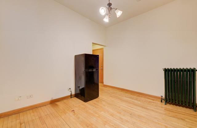 4518 N Sheridan Road Gallery 4
