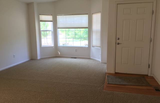 1463 Hickory Dr Gallery 3