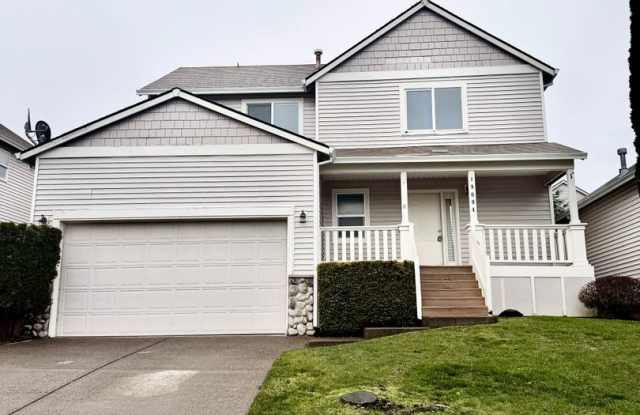 Two Level Cascadia Village Home with Backyard photos photos