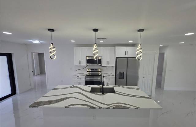 1918 NW 21st Ter Gallery 2