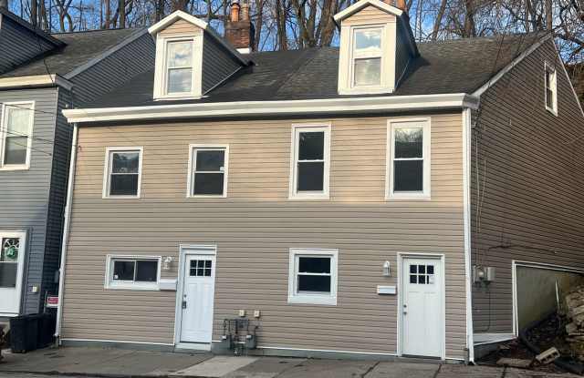 Available NOW - 2 Bedroom - Brighton Heights Area photos photos