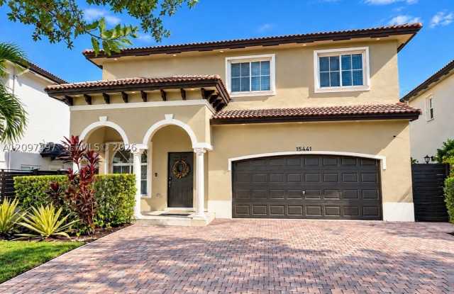 15441 SW 11th Ter Gallery 1