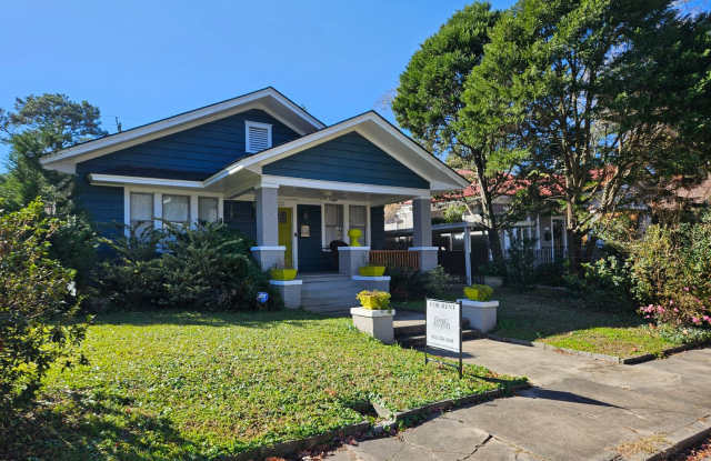 Charming Ardsley Park Three Bedroom Bungalow Gallery 1