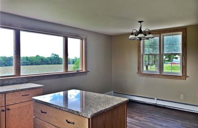 3895 Harris Hill Road Gallery 4