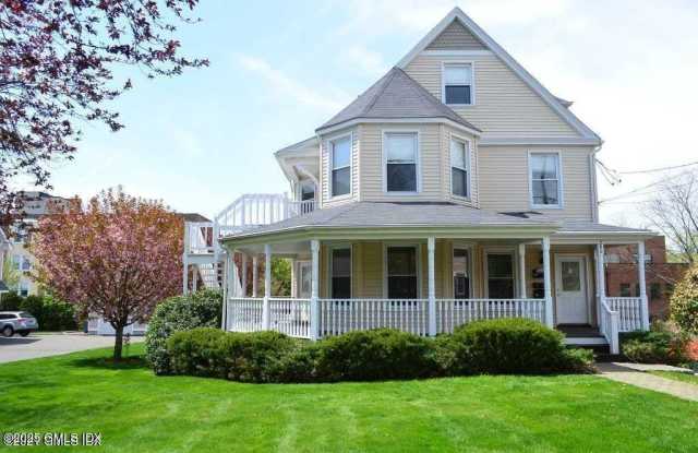 240 Milbank Avenue photos photos