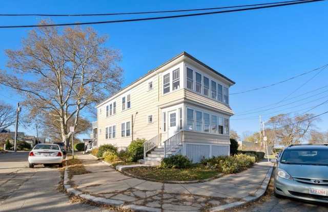 6 Sutton Ave Gallery 2