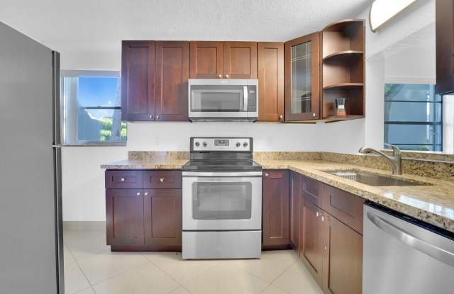 2900 SW 22nd Avenue photos photos