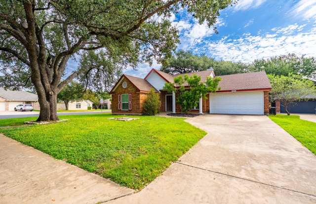 Charming 3-Bedroom Home with Spacious Backyard & Covered Deck! Gallery 1