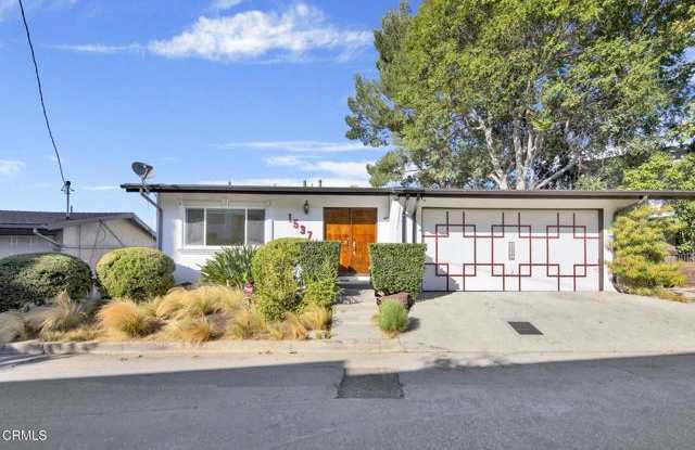 1537 Silverwood Drive photos photos