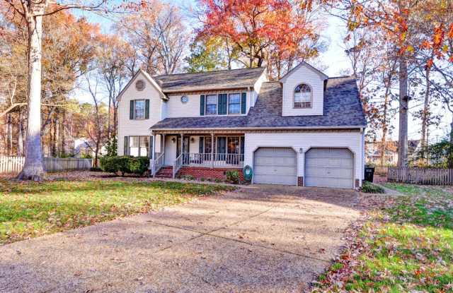 Spacious Home in the Woods of Tabb Neighborhood Gallery 3