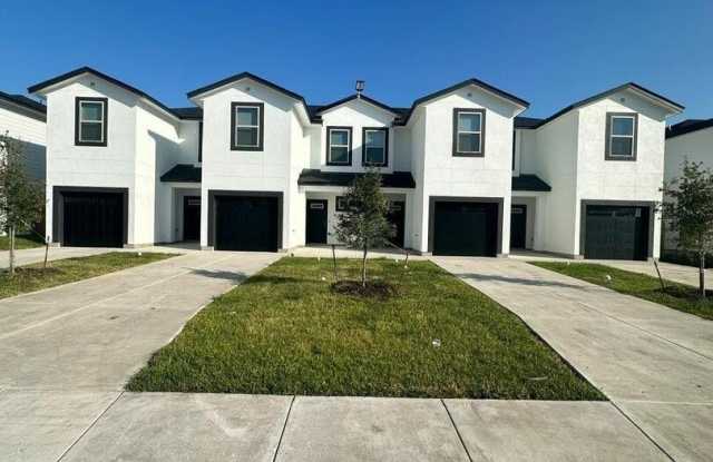 8438 Via Verona unit: 101 photos photos