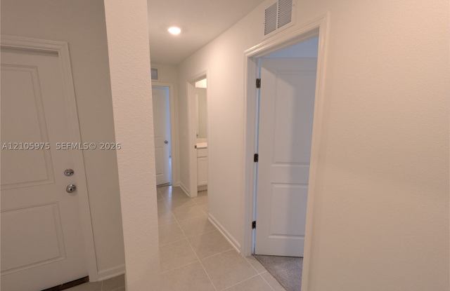 2406 MCKINLEY DRIVE Gallery 3