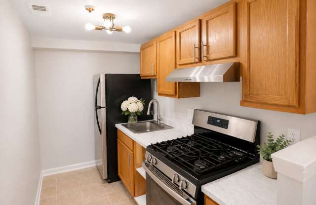 2026 Move-In Special – $500 LEASE SIGNING BONUS!! Renovated 3-Bedroom Apartment in Prime SE DC Location!! photos photos