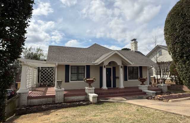 200 Ridgeway Drive photos photos