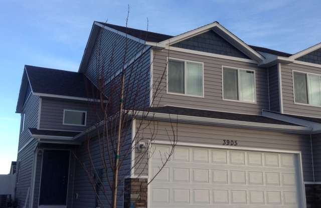 3 BEDROOM 2.5 BATHROOM TWINHOME WITH 2 CAR ATTACHED GARAGE photos photos