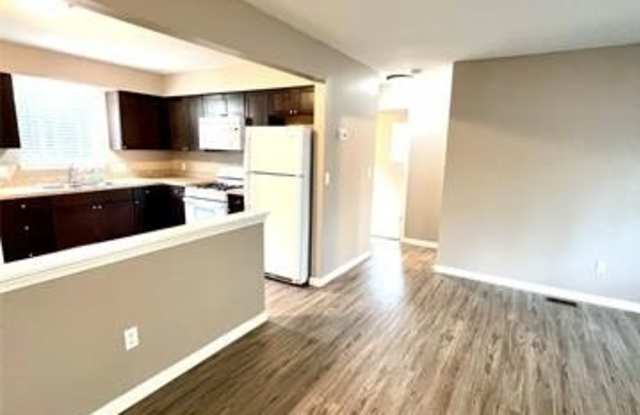 9097 Garfield Drive Gallery 3