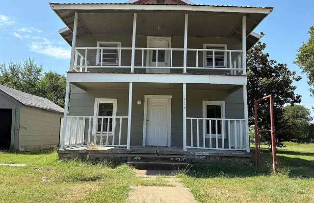 314 West Mulberry Avenue - 314 West Mulberry Avenue, Duncan, OK 73533 314 West Mulberry Avenue - 314 West Mulberry Avenue, Duncan, OK 73533
