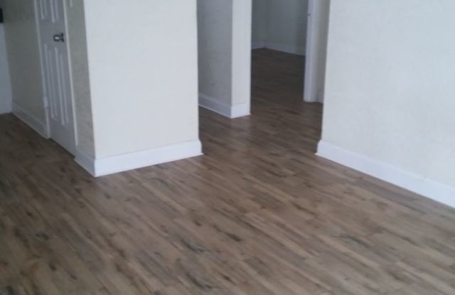 "No Longer Managing as of 12/02/2026" TS - 1710 S. Washington Ave Unit 06 Gallery 4