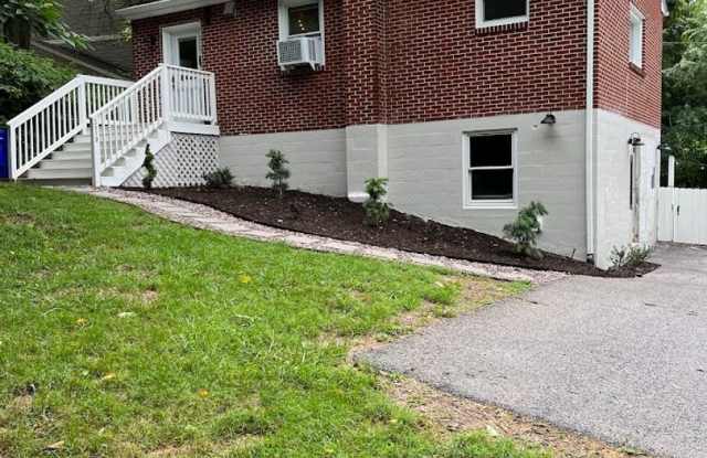 2 Bedroom, 1 Bath House Gallery 3