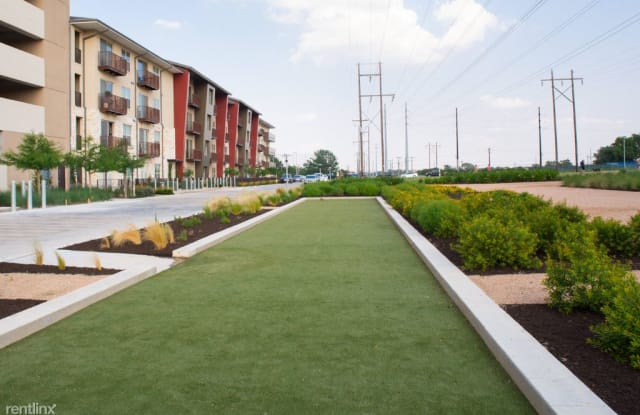 3100 ESPERANZA CROSSING Gallery 4